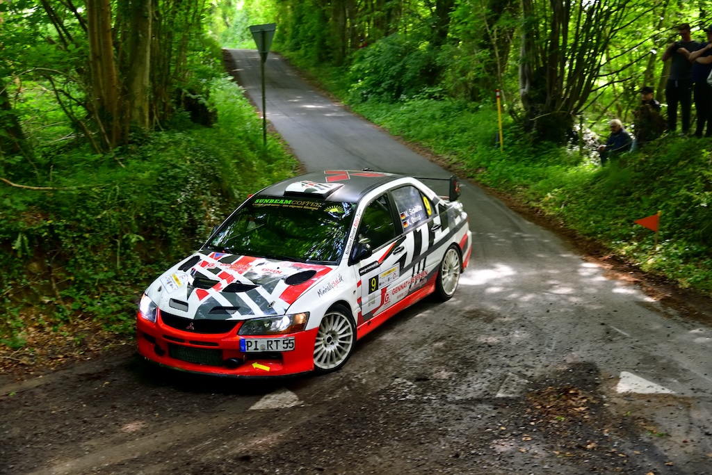 Martin Schütte og Kerstin David fra Tyskland i deres Mitsubishi Lancer Evo7 RS på Årup-prøven.
(Foto: Michael Eisenberg)
